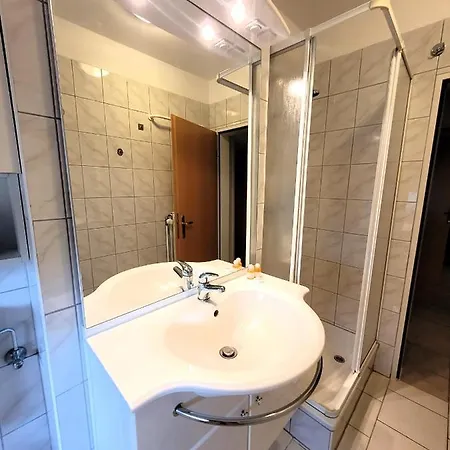 Apartment 21028